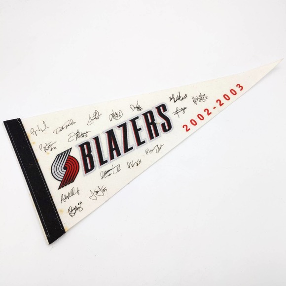 Portland Trail Blazers Scottie Pippen Signed Pennant Flag 2002-2003 Autographs - Picture 1 of 6